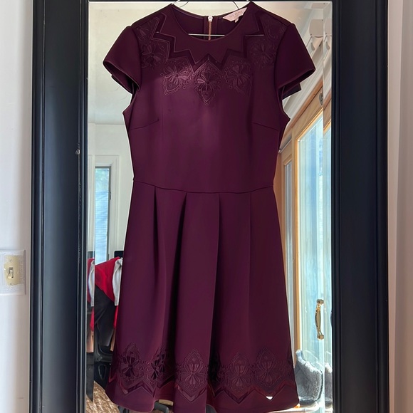 Ted Baker- Beautiful Embroidered Burgundy Dress - Picture 2 of 7